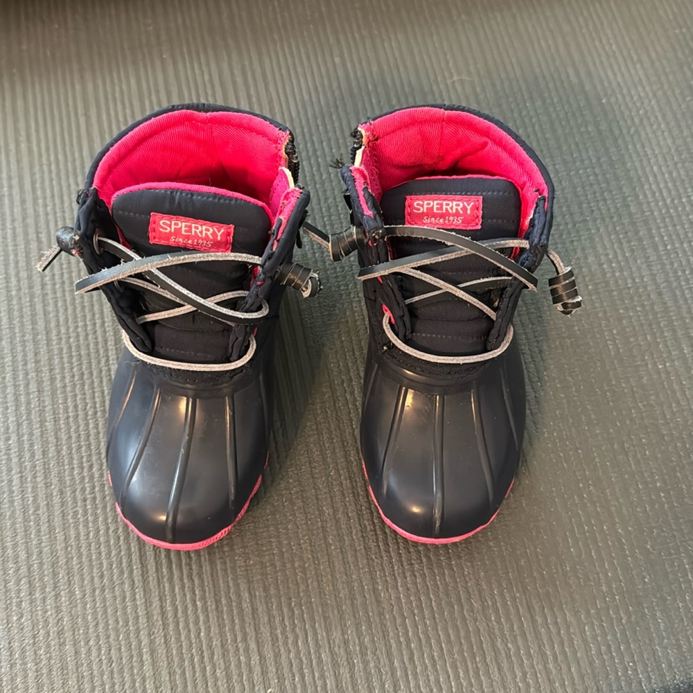 Toddler duck boots